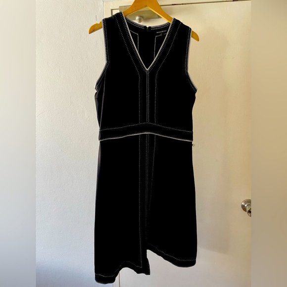 ⭐️Host Pick⭐️ BANANA REPUBLIC little black dress. Asymmetric front hem. - Picture 4 of 8